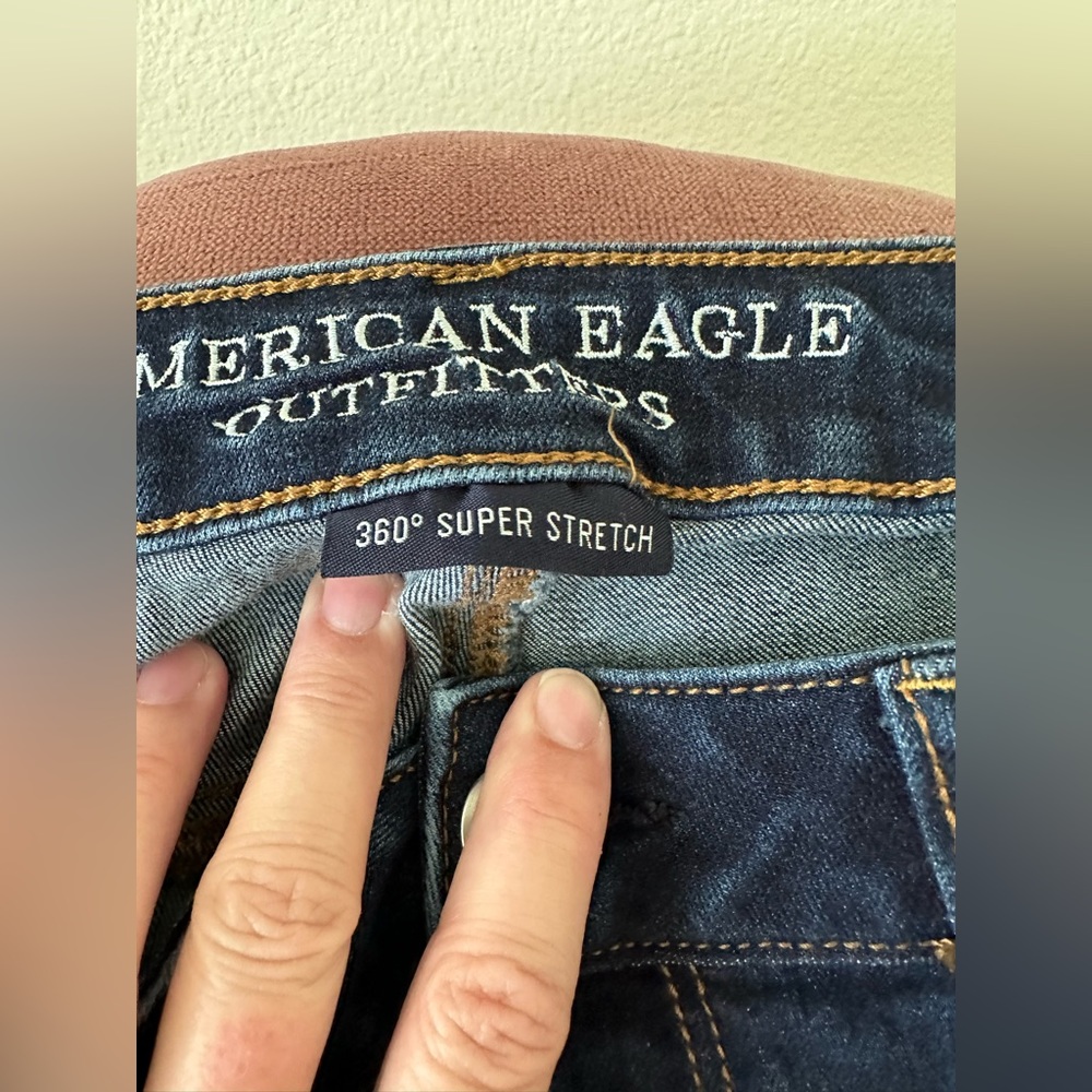 UEC-Women’s American Eagle Distressed Denim Jeggings size 8. - Picture 2 of 8
